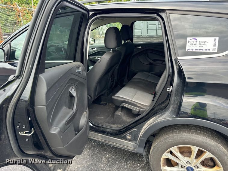 image for item DV5810 2017 Ford  Escape SE SUV