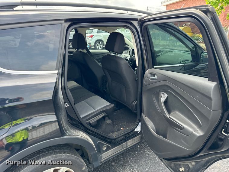 image for item DV5810 2017 Ford  Escape SE SUV