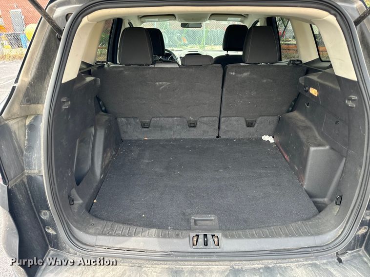 image for item DV5810 2017 Ford  Escape SE SUV