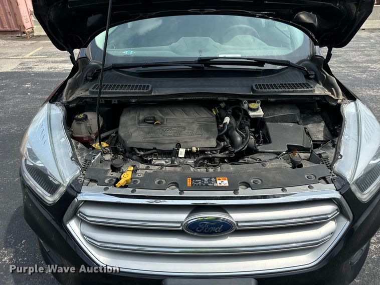 image for item DV5810 2017 Ford  Escape SE SUV