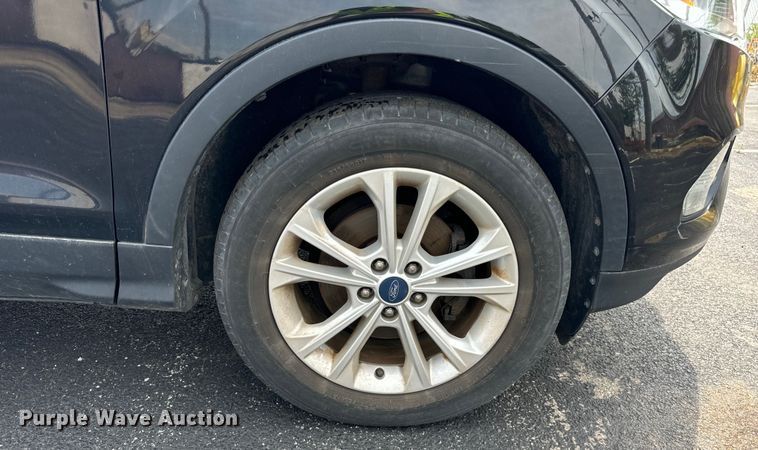 image for item DV5810 2017 Ford  Escape SE SUV