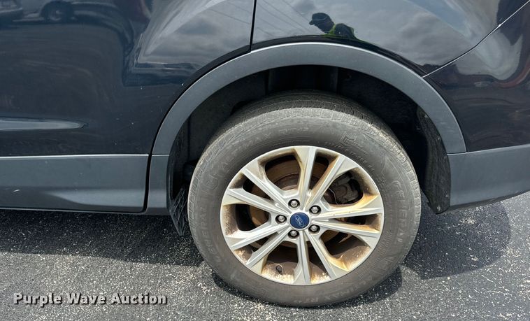 image for item DV5810 2017 Ford  Escape SE SUV