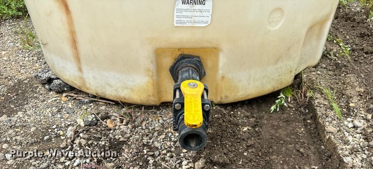 image for item DV5846 (2) poly tanks 