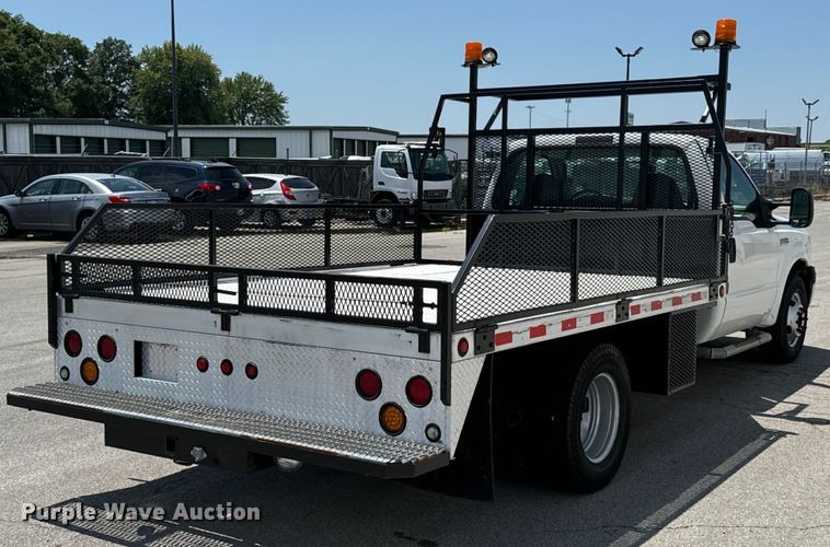 image for item DX0962 2007 Ford F350 Super Duty XL flatbed pickup truck