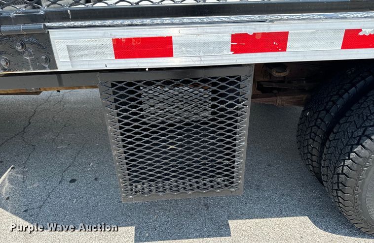 image for item DX0962 2007 Ford F350 Super Duty XL flatbed pickup truck