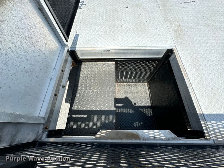 image for item DX0962 2007 Ford F350 Super Duty XL flatbed pickup truck