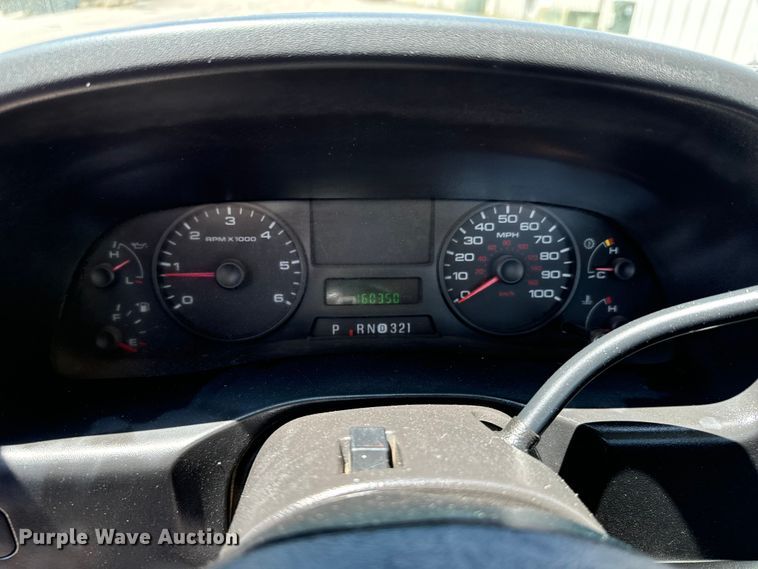 image for item DX0962 2007 Ford F350 Super Duty XL flatbed pickup truck