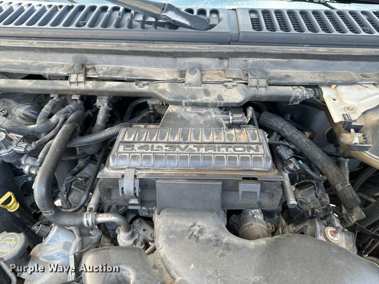 image for item DX0962 2007 Ford F350 Super Duty XL flatbed pickup truck