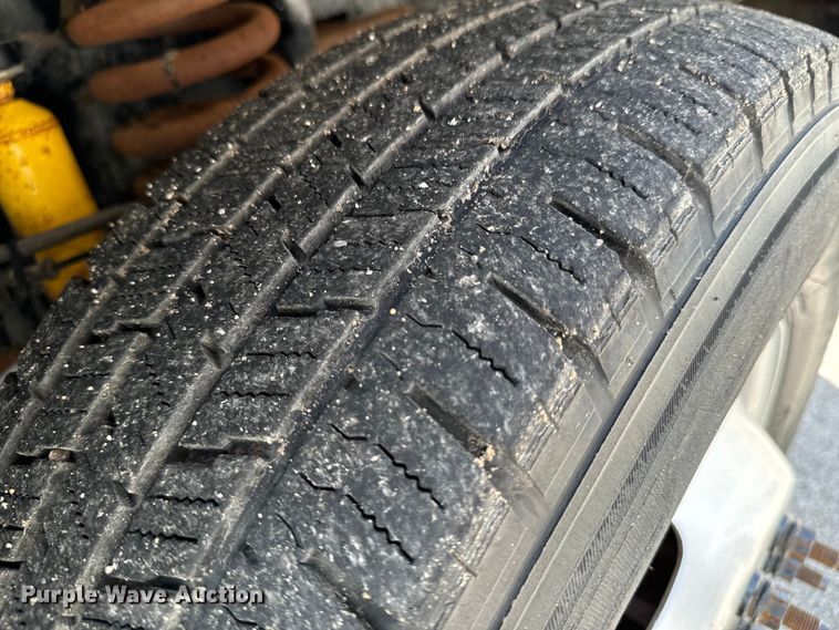 image for item DX0962 2007 Ford F350 Super Duty XL flatbed pickup truck