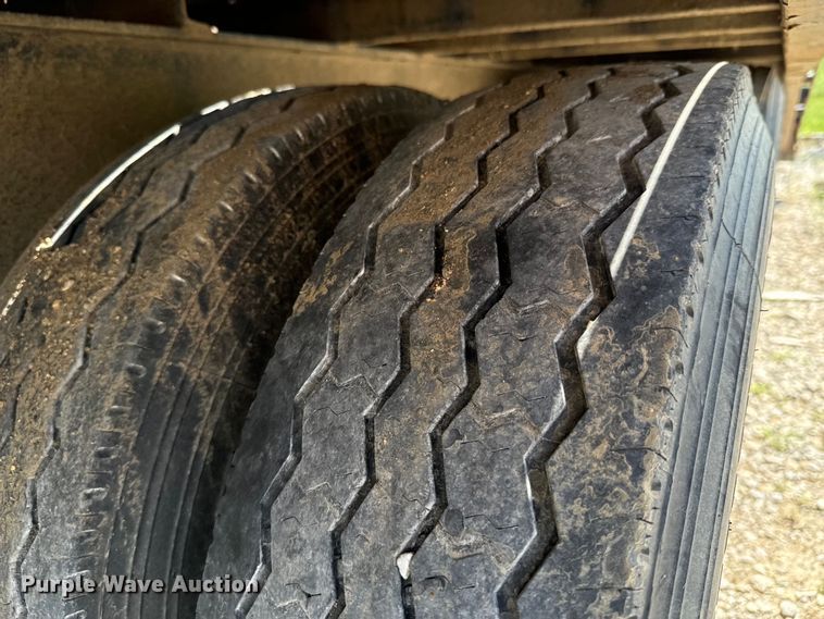 image for item DX0965 2012 PJ equipment trailer