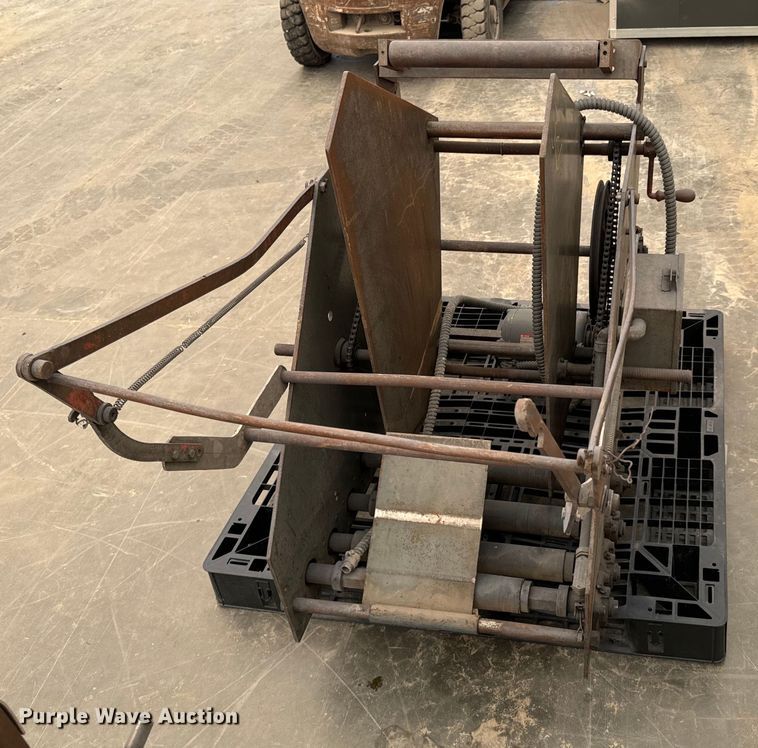 image for item DX0979 Lockformer 8HD metal forming machine