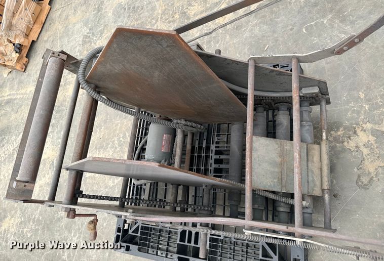 image for item DX0979 Lockformer 8HD metal forming machine