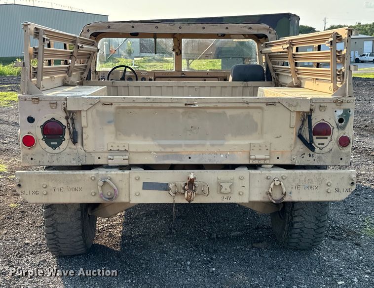 image for item DX0987 2007 AM General M1097R1 HMMWV SUV