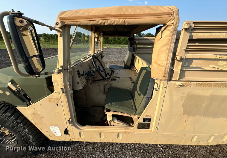 image for item DX0987 2007 AM General M1097R1 HMMWV SUV