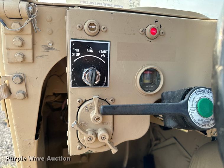 image for item DX0987 2007 AM General M1097R1 HMMWV SUV