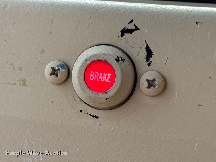 image for item DX0987 2007 AM General M1097R1 HMMWV SUV