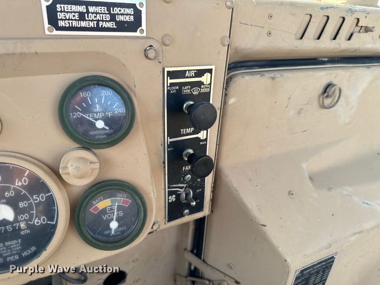 image for item DX0987 2007 AM General M1097R1 HMMWV SUV