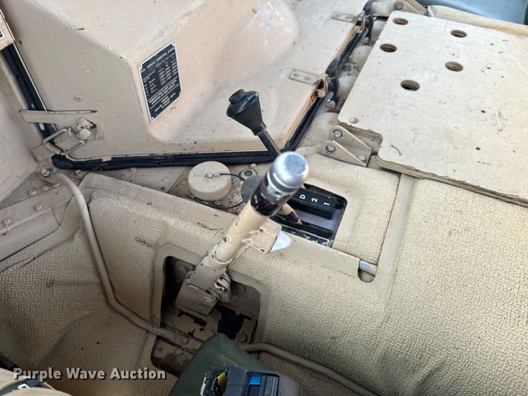 image for item DX0987 2007 AM General M1097R1 HMMWV SUV