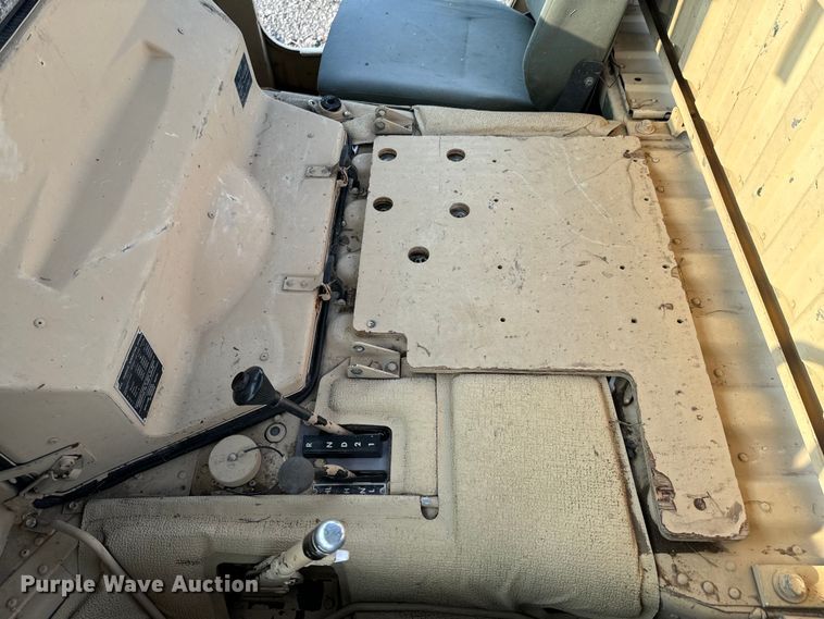 image for item DX0987 2007 AM General M1097R1 HMMWV SUV