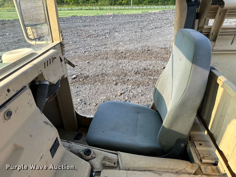 image for item DX0987 2007 AM General M1097R1 HMMWV SUV