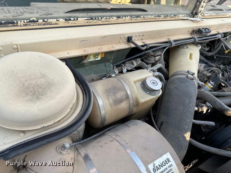 image for item DX0987 2007 AM General M1097R1 HMMWV SUV