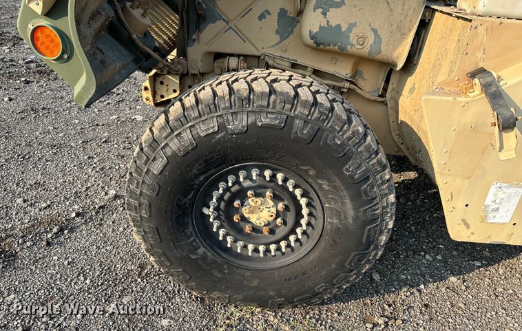 image for item DX0987 2007 AM General M1097R1 HMMWV SUV