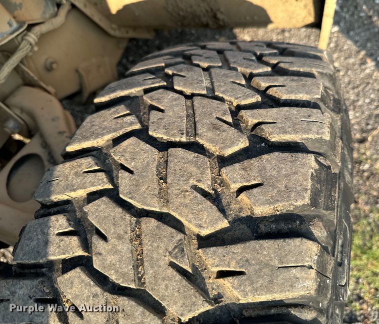 image for item DX0987 2007 AM General M1097R1 HMMWV SUV