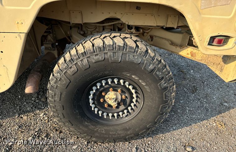 image for item DX0987 2007 AM General M1097R1 HMMWV SUV