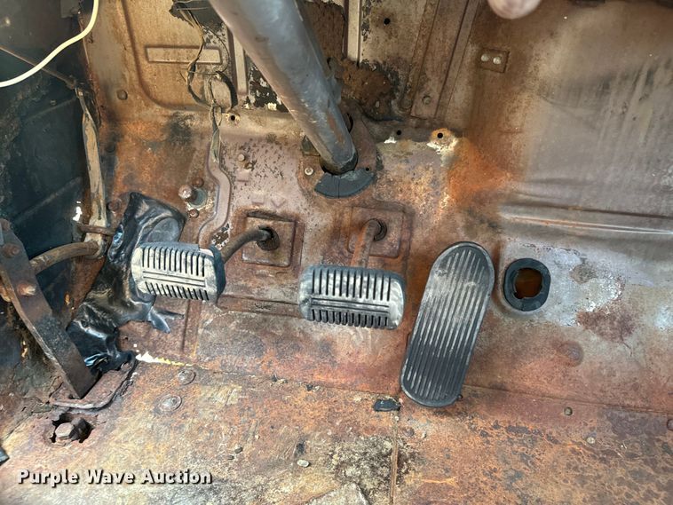 image for item DX0988 1951 GMC 1012 pickup truck