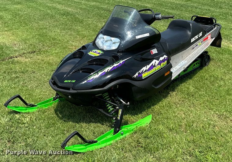 image for item DX0991 2001 Arctic Cat Mountain Cat snowmobile
