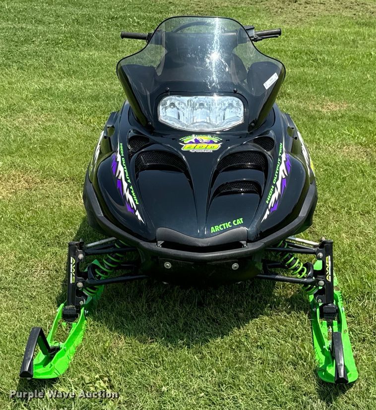 image for item DX0991 2001 Arctic Cat Mountain Cat snowmobile