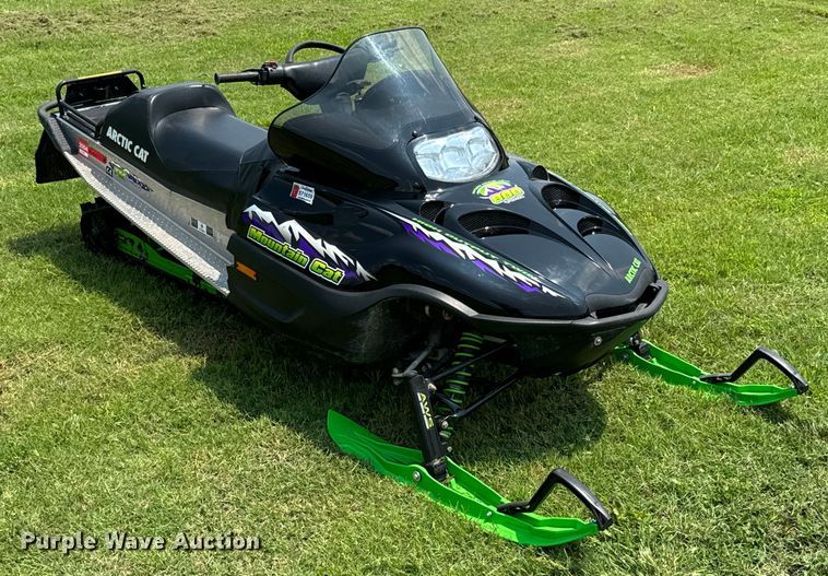image for item DX0991 2001 Arctic Cat Mountain Cat snowmobile