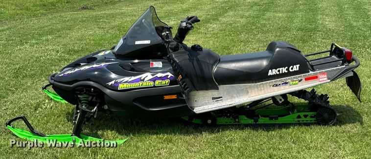 image for item DX0991 2001 Arctic Cat Mountain Cat snowmobile