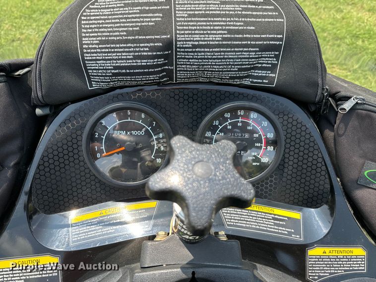 image for item DX0991 2001 Arctic Cat Mountain Cat snowmobile