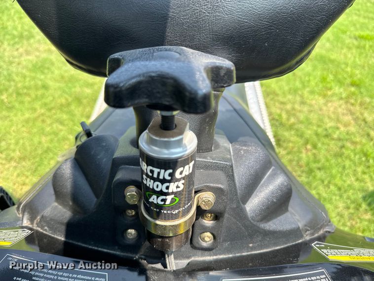 image for item DX0991 2001 Arctic Cat Mountain Cat snowmobile