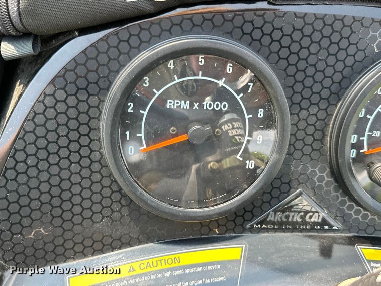 image for item DX0991 2001 Arctic Cat Mountain Cat snowmobile