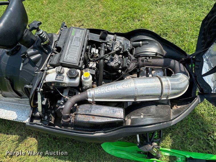 image for item DX0991 2001 Arctic Cat Mountain Cat snowmobile