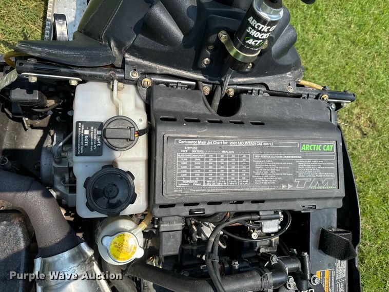 image for item DX0991 2001 Arctic Cat Mountain Cat snowmobile