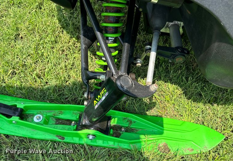 image for item DX0991 2001 Arctic Cat Mountain Cat snowmobile