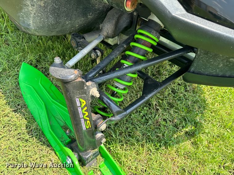 image for item DX0991 2001 Arctic Cat Mountain Cat snowmobile