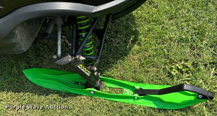 image for item DX0991 2001 Arctic Cat Mountain Cat snowmobile