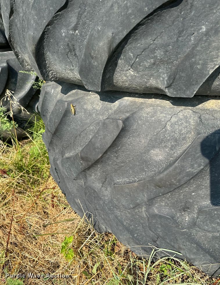 image for item DX1001 (8) tractor wheels and tires