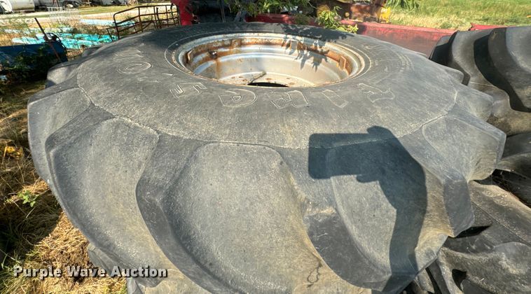 image for item DX1001 (8) tractor wheels and tires