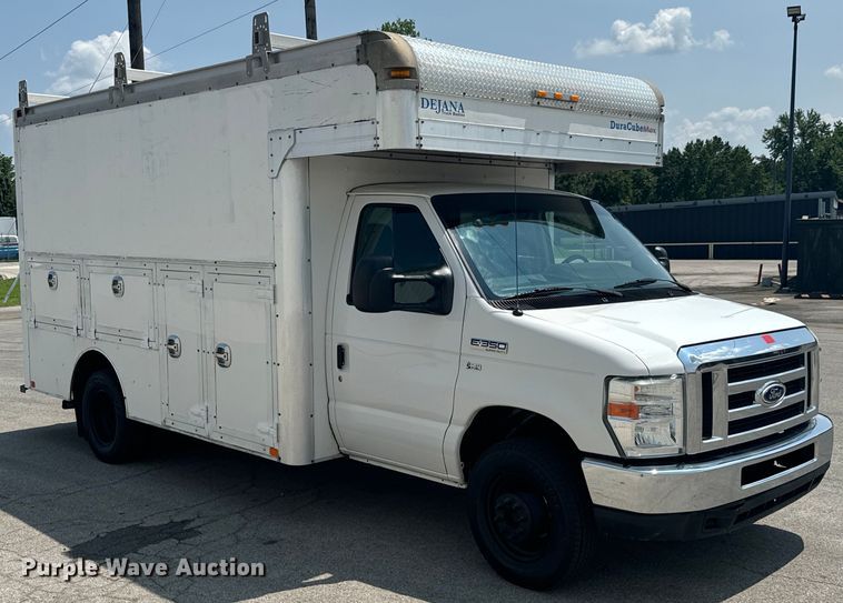 image for item DX1008 2016 Ford ECONOLINE box truck