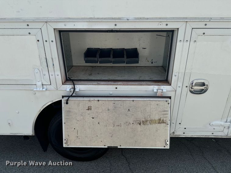 image for item DX1008 2016 Ford ECONOLINE box truck