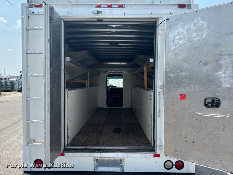 image for item DX1008 2016 Ford ECONOLINE box truck