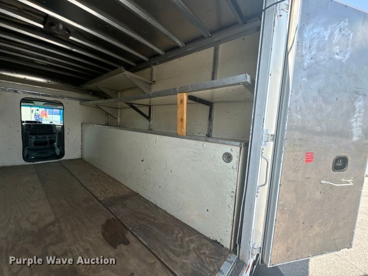 image for item DX1008 2016 Ford ECONOLINE box truck