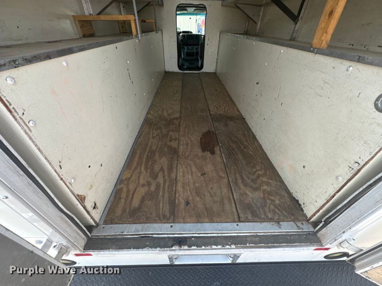 image for item DX1008 2016 Ford ECONOLINE box truck