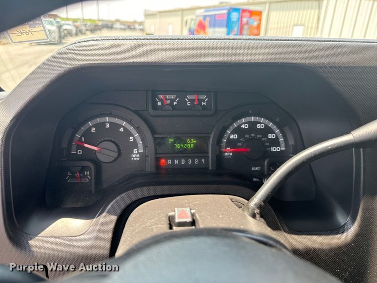 image for item DX1008 2016 Ford ECONOLINE box truck