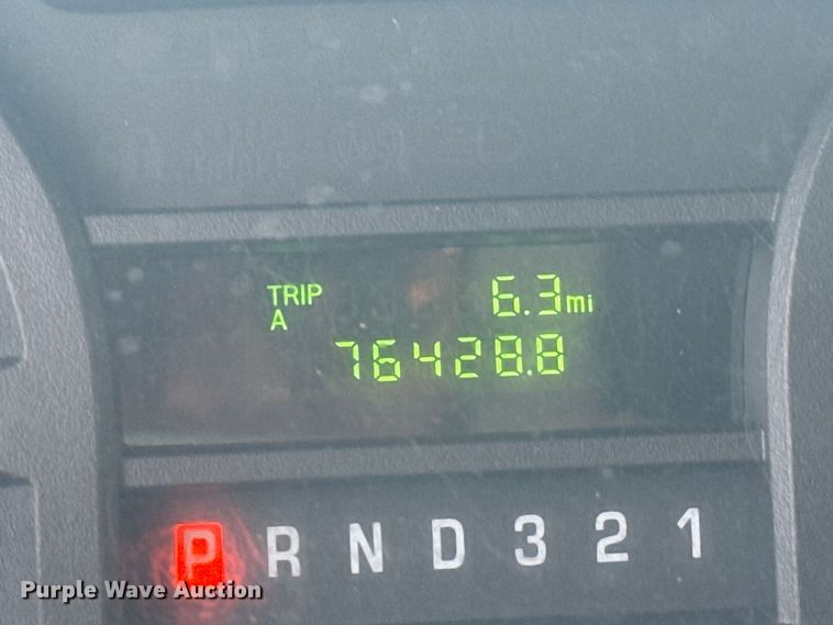 image for item DX1008 2016 Ford ECONOLINE box truck